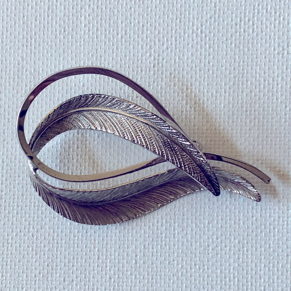 Vintage Wells Sterling Silver Leaf Brooch. Pre Loved